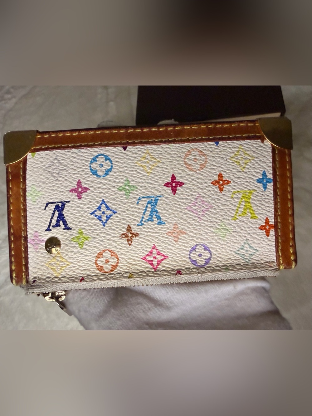 Louis Vuitton Murakami Multicolor Monogram Key Cles with Gold Hardware - Picture 14 of 16
